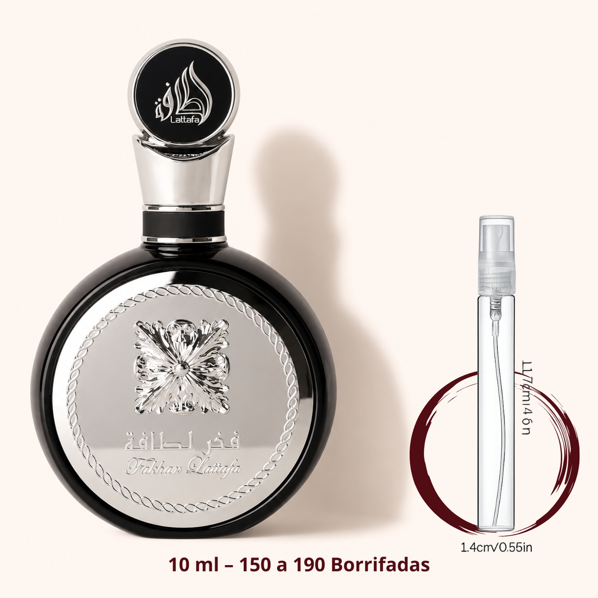 Lattafa Fakhar Black — frasco ao lado de um decant spray de 10 ml, para comparar o tamanho; cerca de 150 a 190 borrifadas