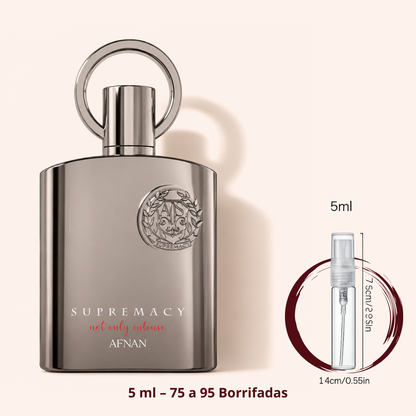 Afnan Supremacy Not Only Intense — frasco ao lado de um decant spray de 5 ml, para comparar o tamanho; cerca de 75 a 95 borrifadas